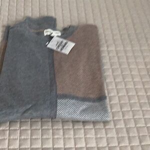 Men’s gray – tan crewneck sweater Size XL